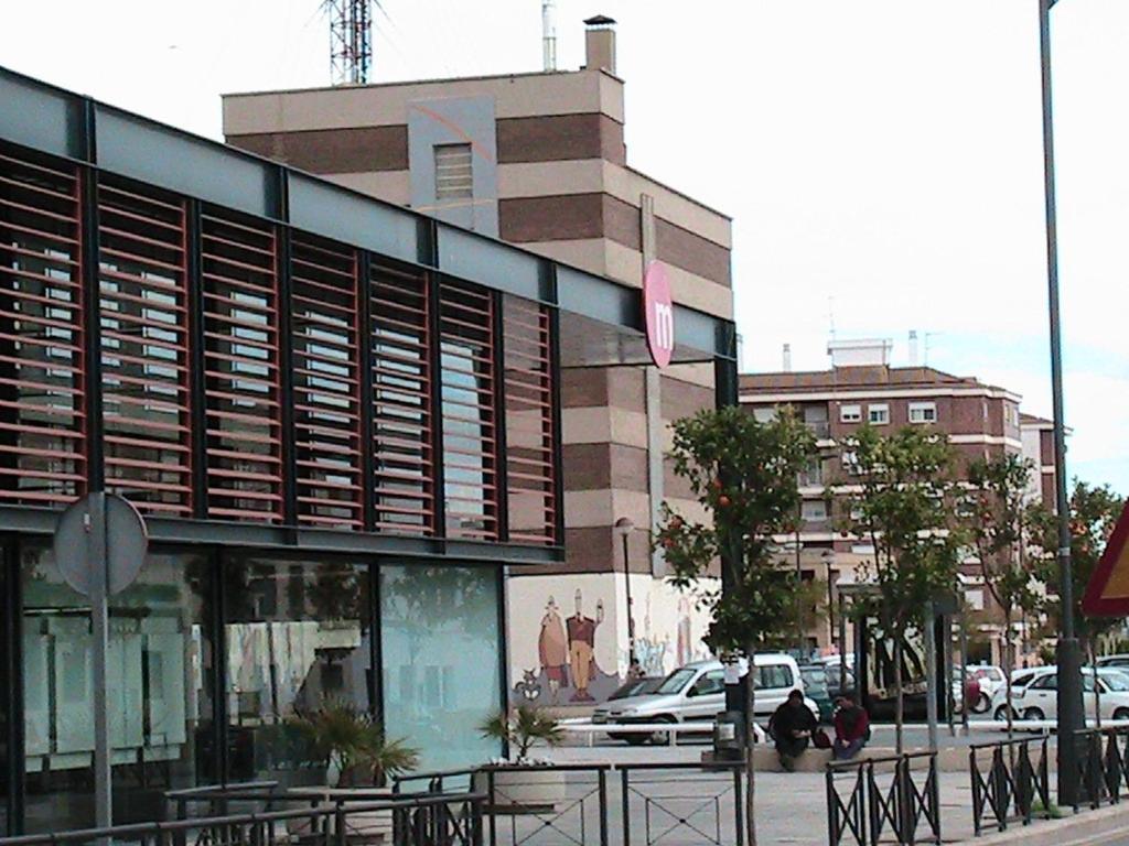 Hotel Manises Buitenkant foto