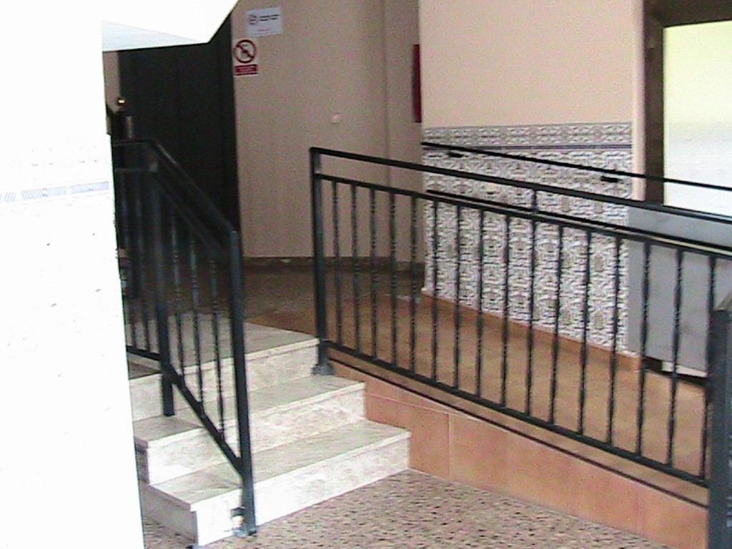 Hotel Manises Buitenkant foto